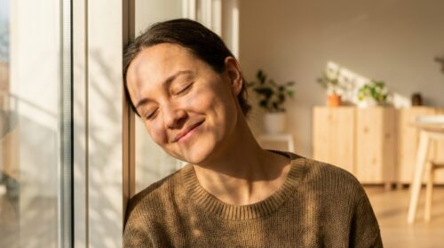 objevte, proč je denní regenerace mnohem důležitější než noční pro obnovení energie a jak efektivně využít denní dobu k lepšímu odpočinku a načerpání sil.